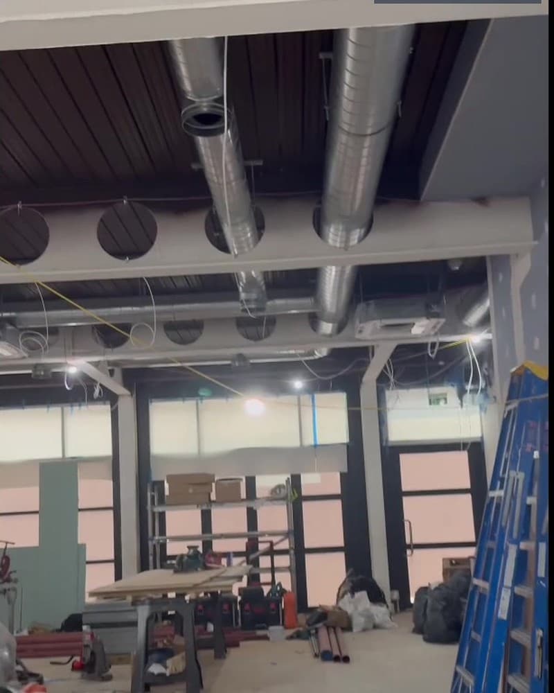 The same restaurant ceiling void on site with spiral ductwork installed